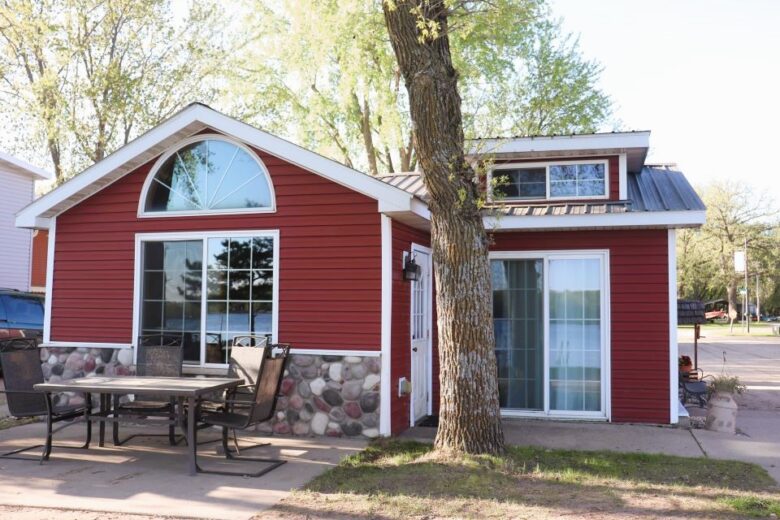 Cabin 1 – $1284/wk (Summer)