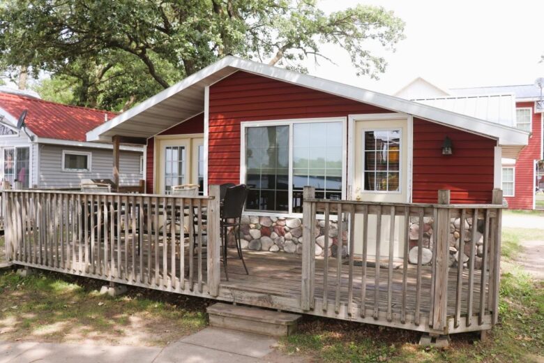 Cabin 3 – $1284/wk (Summer)