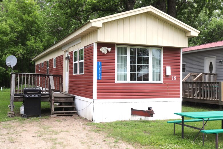 Cabin 18 – $1070/wk (Summer)