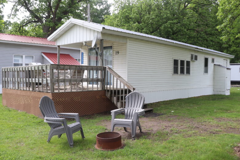 Cabin 19 – $1024/wk (Summer)
